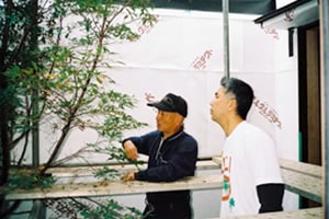 No.11 お客様に姫シャラの手入れ方法を伝授