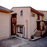 友と集う東屋、竹が風を奏でる｜初音ヶ丘の家