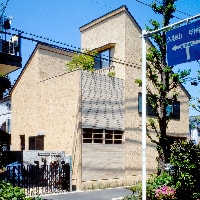 街に開くばったり床几（しょうぎ）｜烏山の家